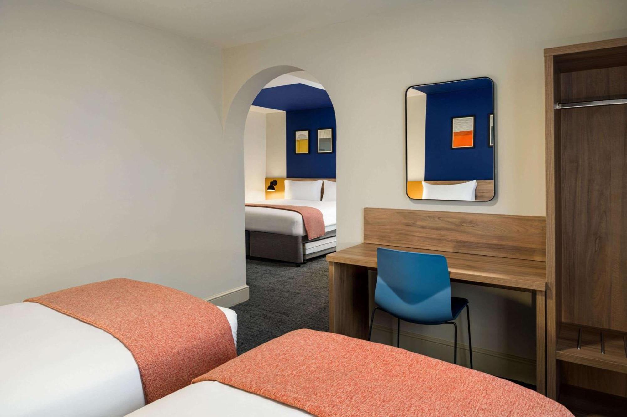 Days Inn Chesterfield - Tibshelf Екстер'єр фото